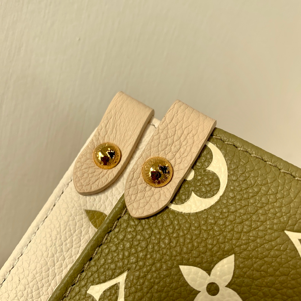Louis Vuitton OnTheGo MM