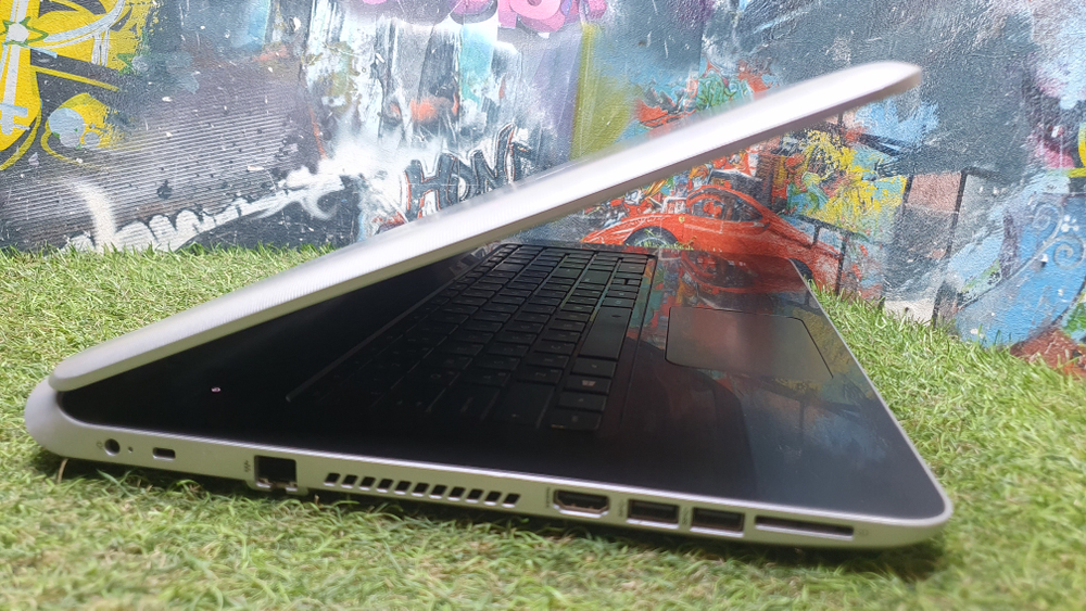 Ноутбук HP AMD A8/6Gb/M260 2Gb/Pavilion 17-f103nr k5f12ea /Windows 10