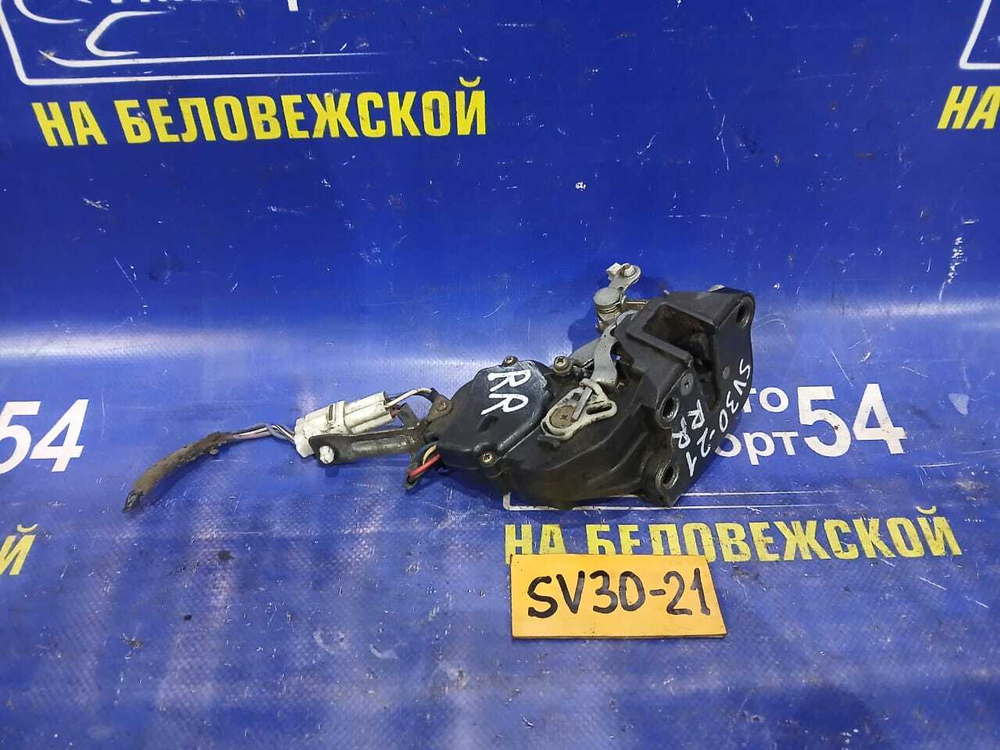 Замок двери задней правой TOYOTA CAMRY 1994