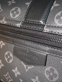 Сумка-мессенджер Louis Vuitton