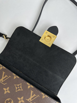 Сумка Louis Vuitton Locky BB