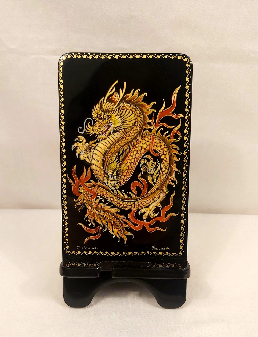 Сувенирная подставка для телефона с росписью Палех "Дракон"