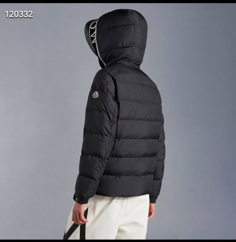 Пуховик Moncler