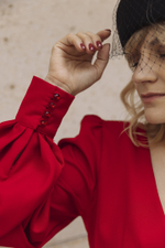 Платье-футляр красный