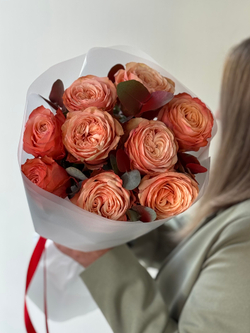 Моно из 9 персиковых роз Кахала