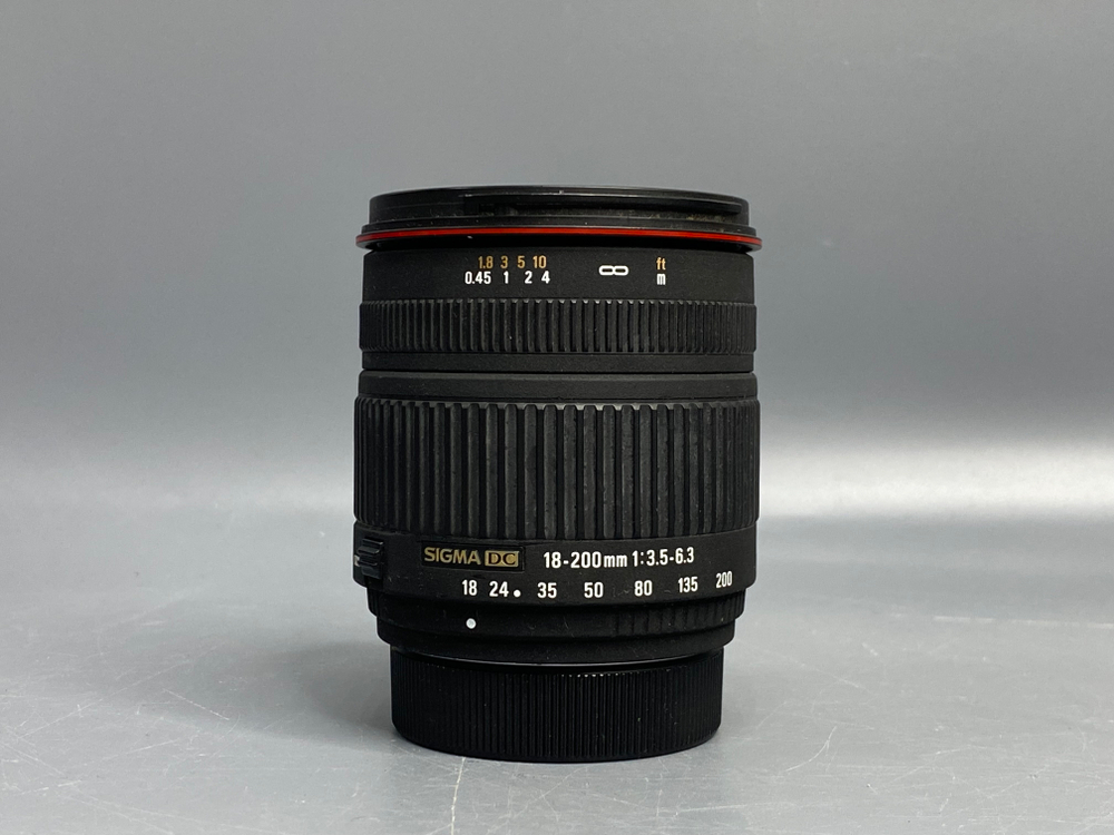 Sigma Zoom 18-200mm f/3.5-6.3 DC Царапины