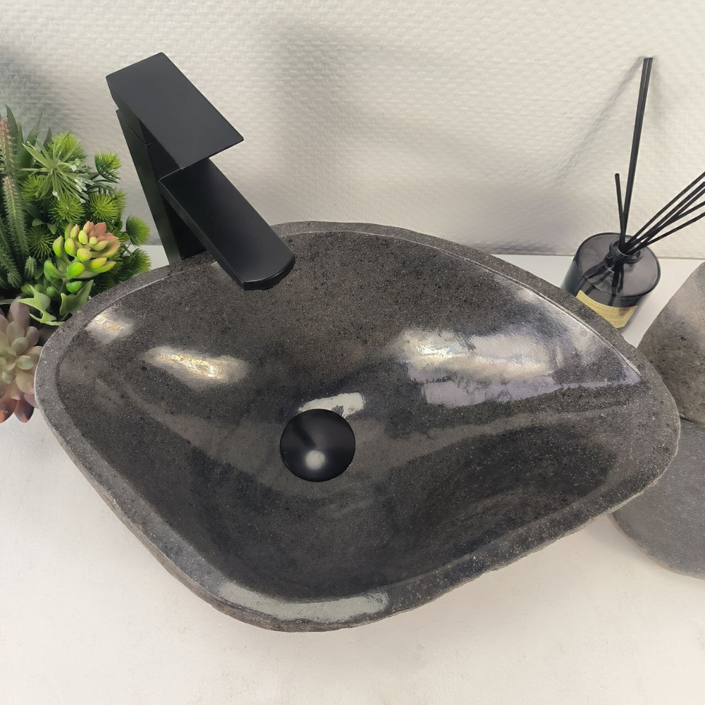 Раковина из речного камня RS-65177 46*32*15 0856