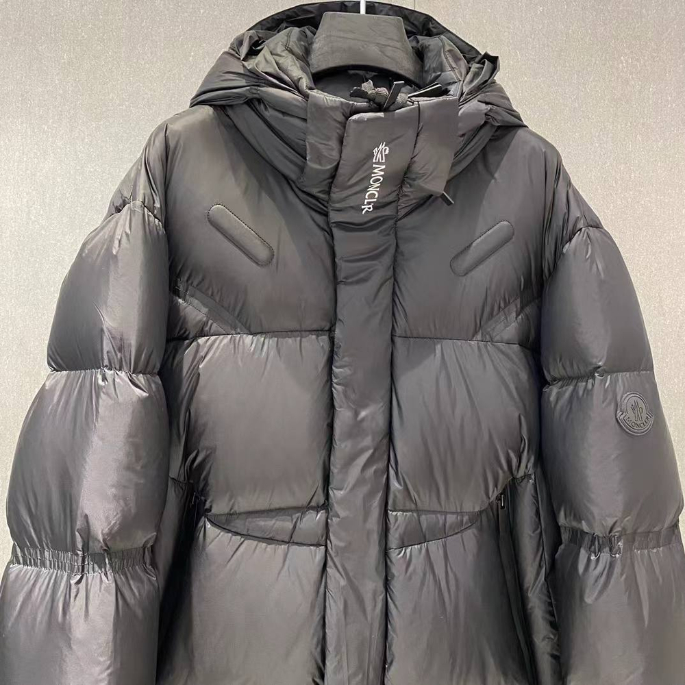 Пуховик Moncler