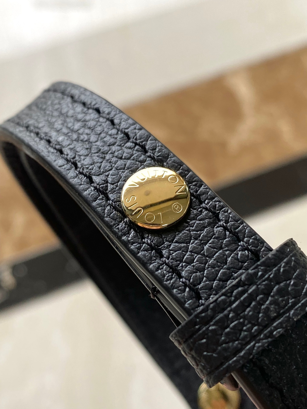 Louis Vuitton Pochette Metis East West