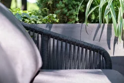 "Канны" диван 2-местный плетеный из роупа, каркас алюминий темно-серый (RAL7024) муар, роуп темно-серый круглый, ткань темно-серая 027