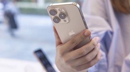 Российские покупатели iPhone 16 сбежали из магазинов в маркетплейсы