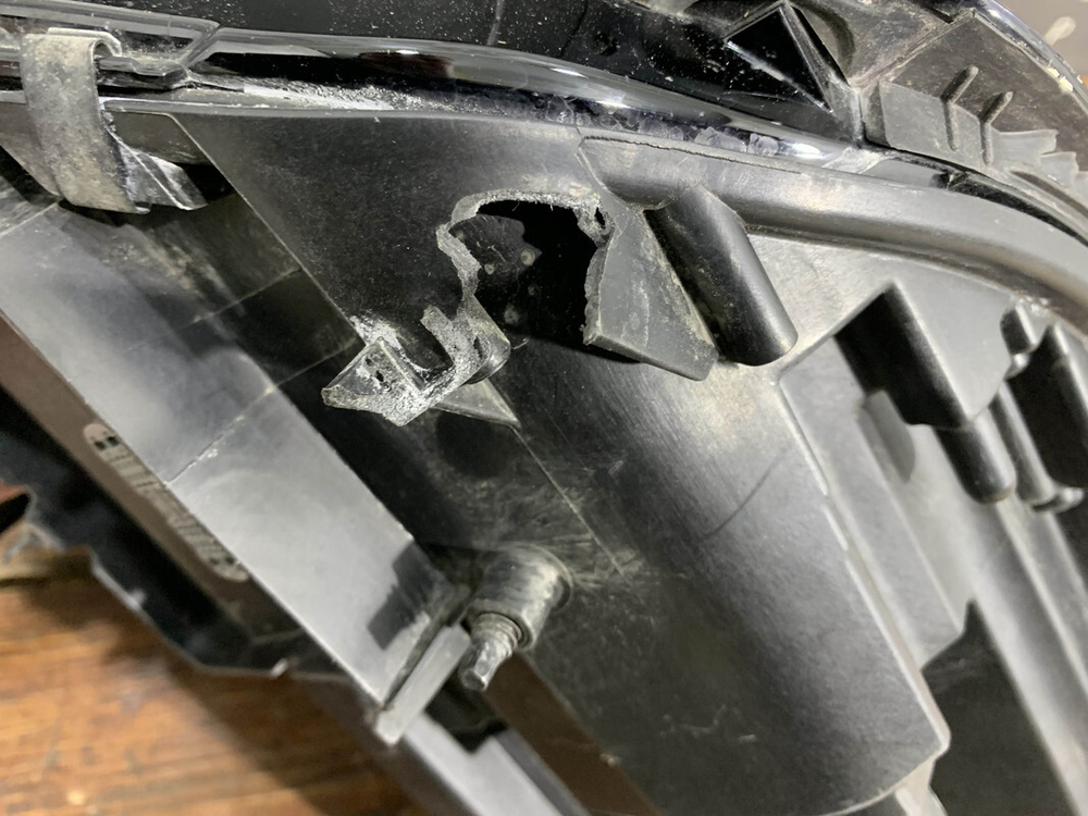 Фара левая LED Audi A4 (B9) 15-20 Б/У Оригинал 8W0941033