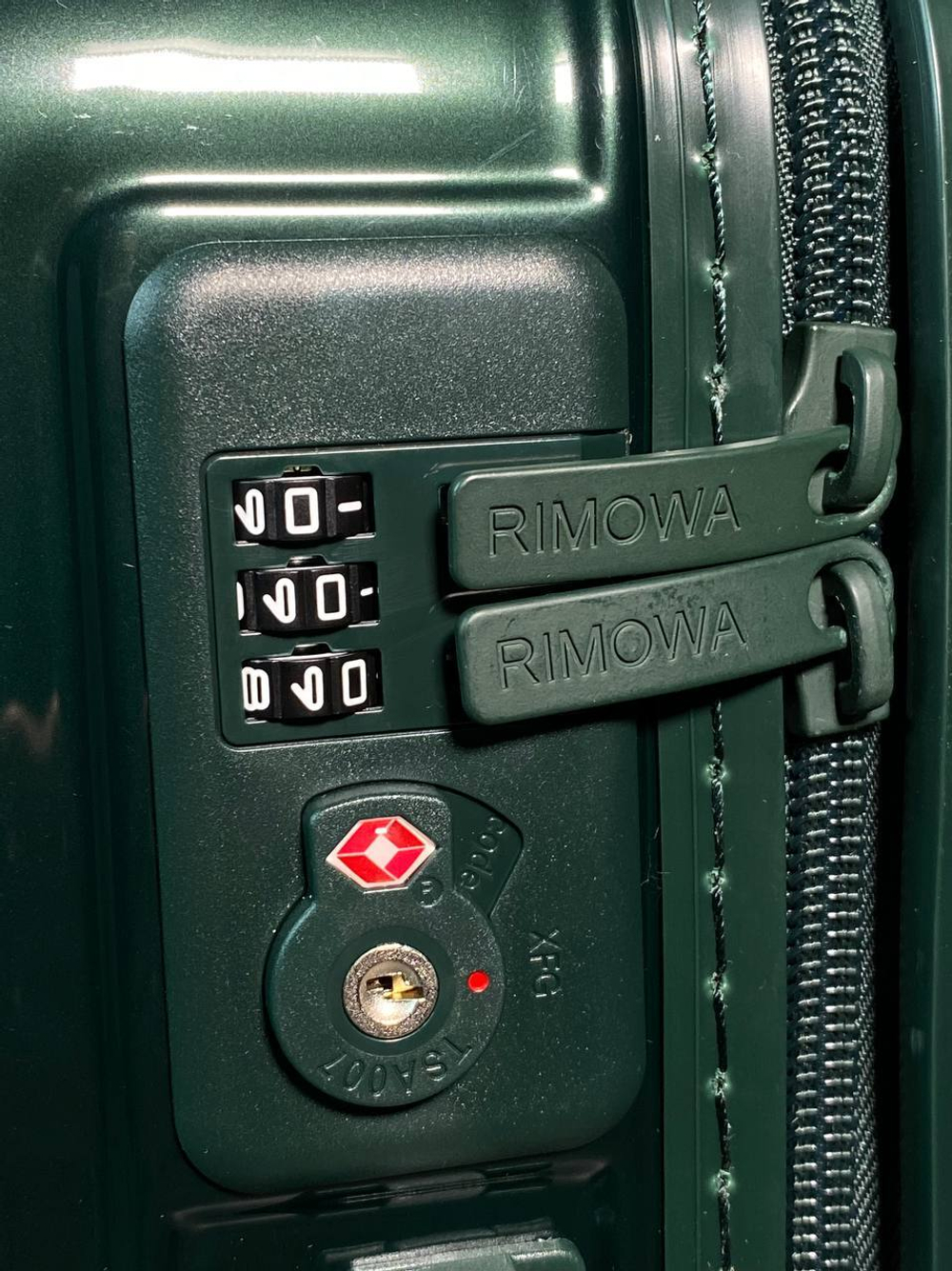 Чемодан Rimowa