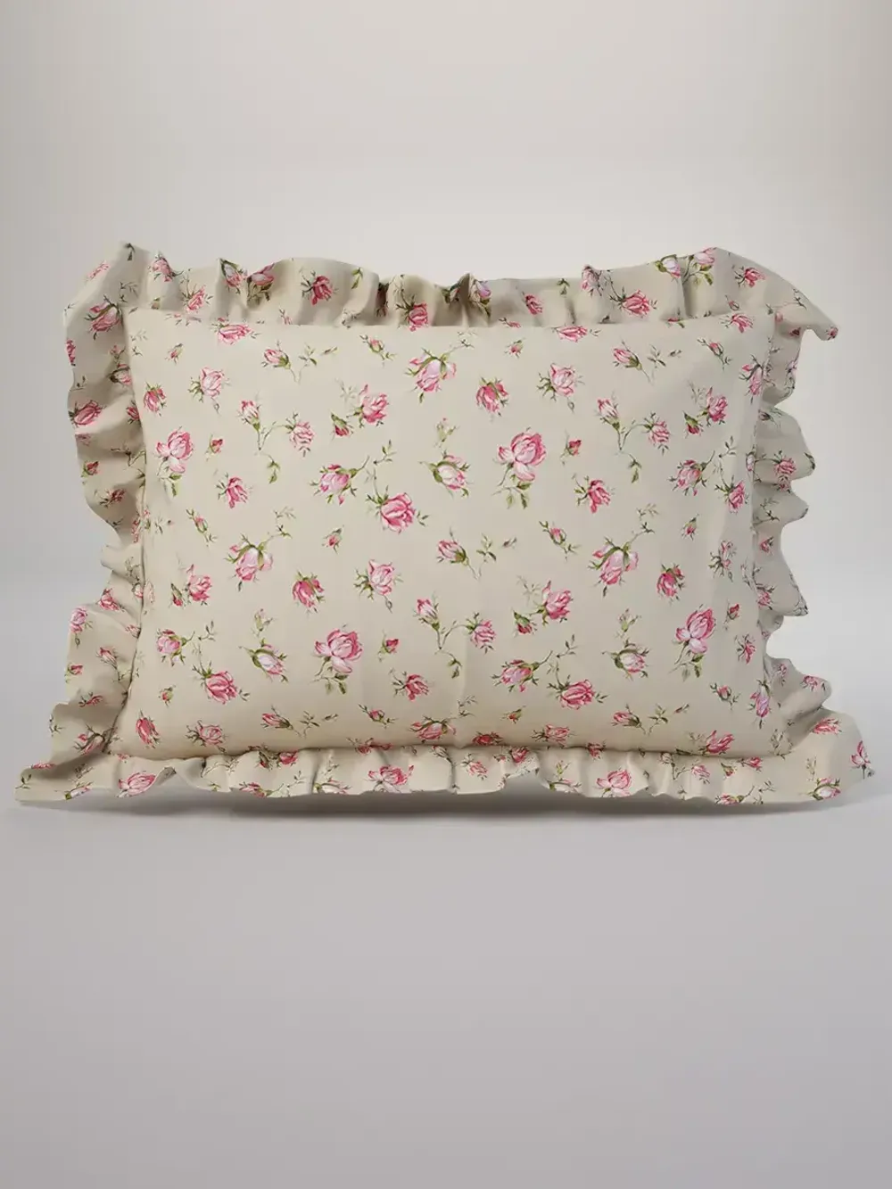 Декоративная наволочка с рюшами, оборками "Розовые бутоны на бежевом" 50х70 см, 1 шт, без молнии