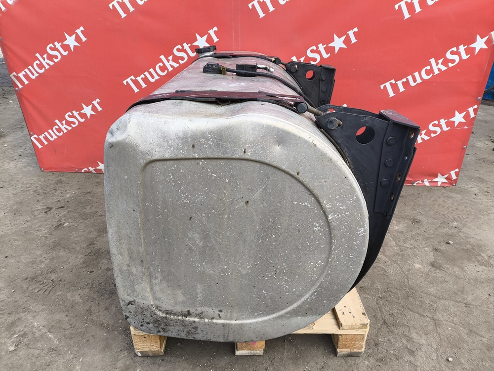 Бак топливный 610L