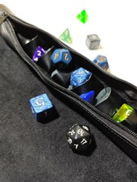 Пенал-скрутка для хранения игральных костей (чёрный)