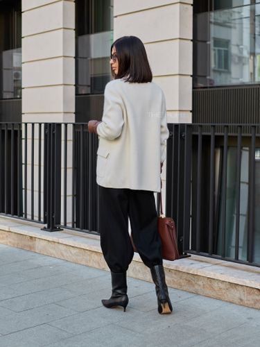 Двубортный молочный жакет из кашемира