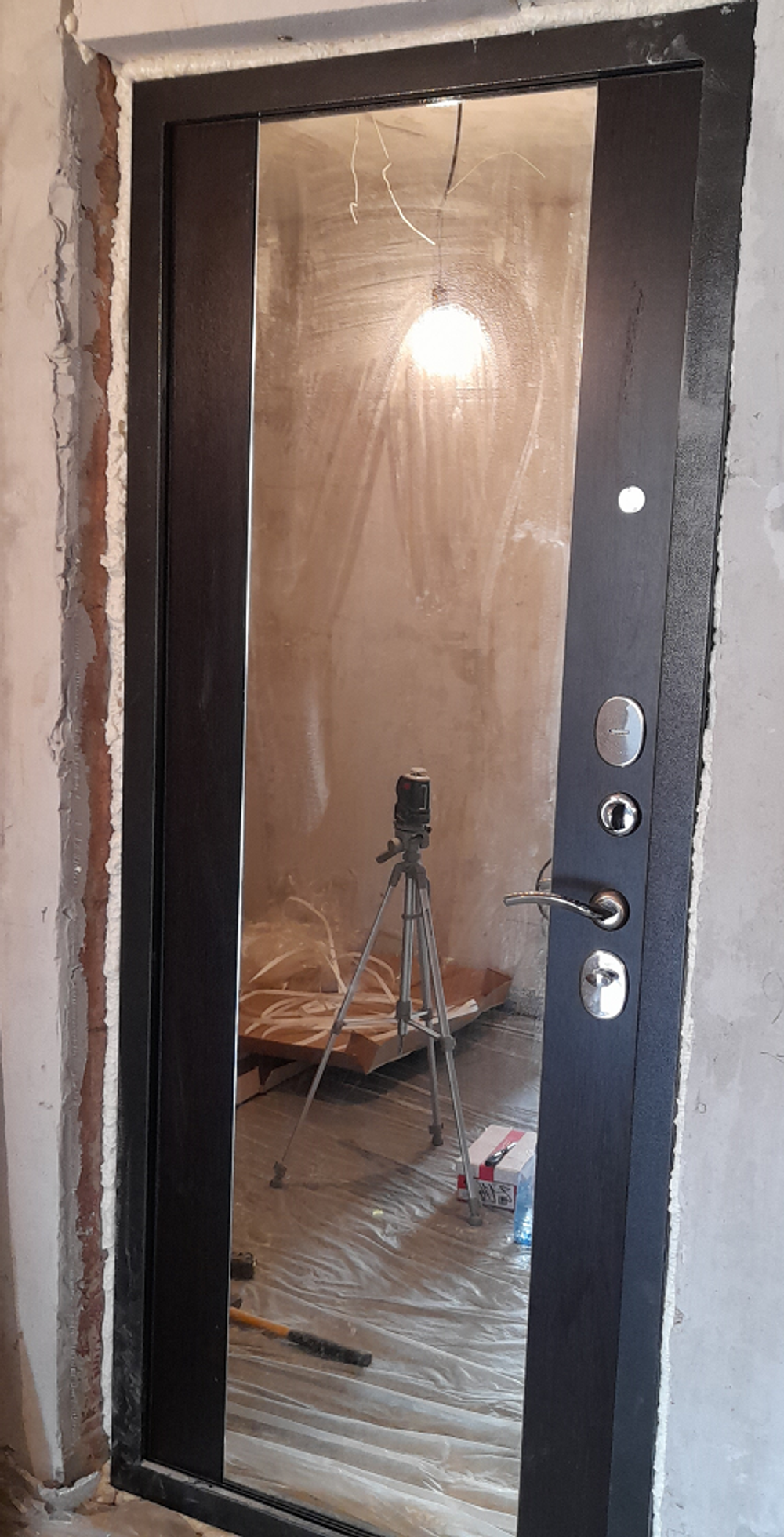 Входная металлическая дверь с зеркалом Сенатор Лира 3К Софт графит зеркало Макси Венге
