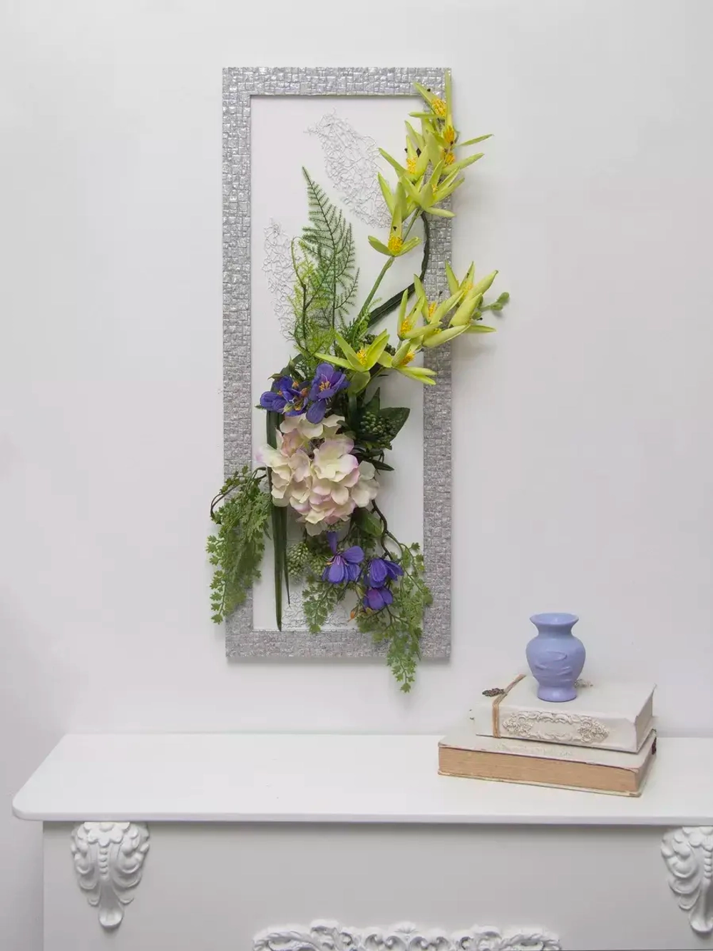 Настенная композиция с цветами в раме 70*32 см