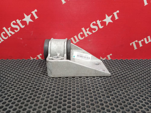 Кронштейн радиатора левый 2022г.