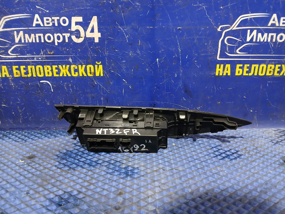 Блок управления стеклоподъемниками NISSAN X-TRAIL 2013-2017