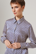 23145 Блузка женская (бежево-васильковый принт)