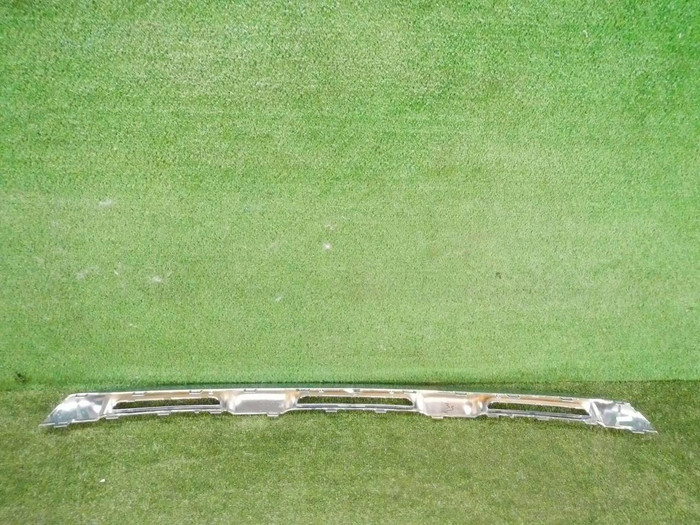 Молдинг перед. бампера Mercedes GLS x167 19-23 AMG