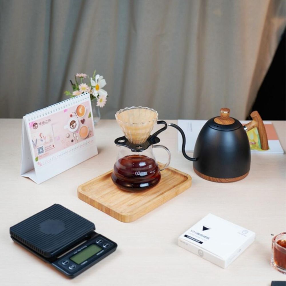 Чайник электрический для пуровера 800 мл черный вставки под цвет дерева P.L. Barbossa