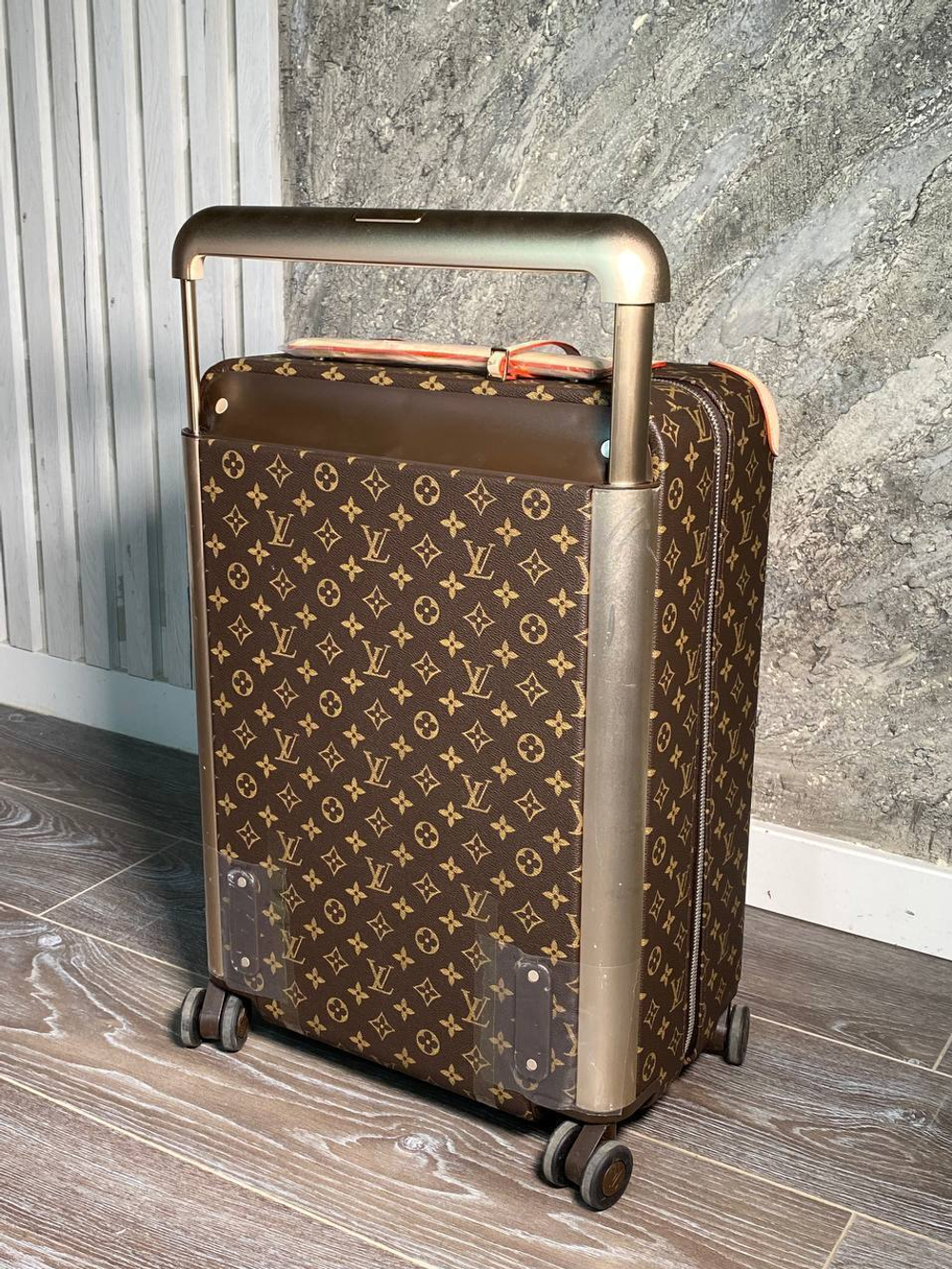 Чемодан Louis Vuitton, арт. 476363225