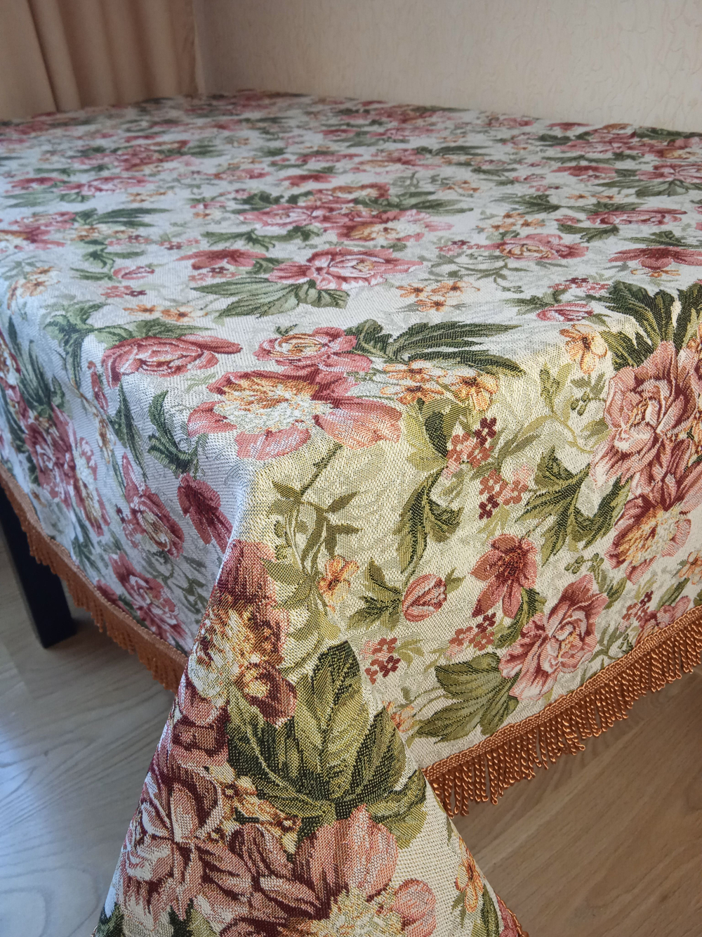 Гобеленовая скатерть Букет пионов 160х200 см