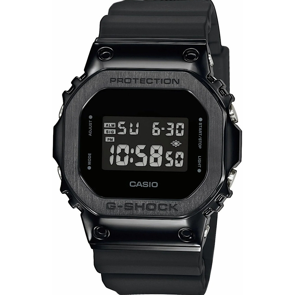 Casio GM-5600B-1E