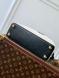 Louis Vuitton Capucines BB