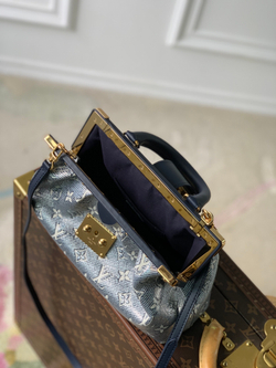 Louis Vuitton Monogram Clutch