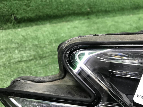 Битая Фара правая Genesis G90 (2018-2022) LED