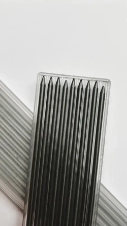 Грифель для строительного механического карандаша 2,8мм, твердость 2В. Набор сменных стержней-грифелей к механическим карандашам. В кейсе 9шт.