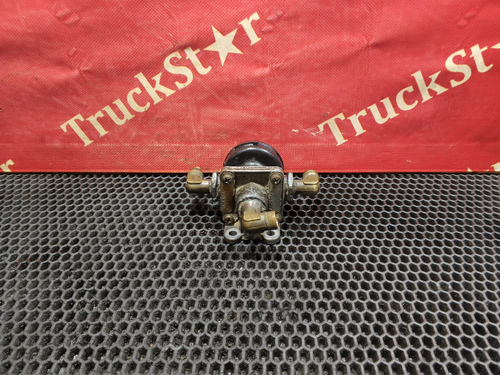 Выпускной клапан с глушителем