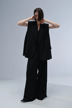 Жилет на пуговицах