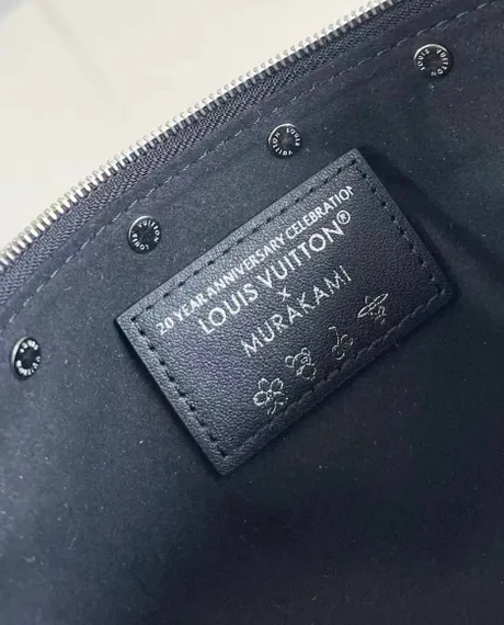 Клатч Louis Vuitton x TM клатч Pochette Accessoires