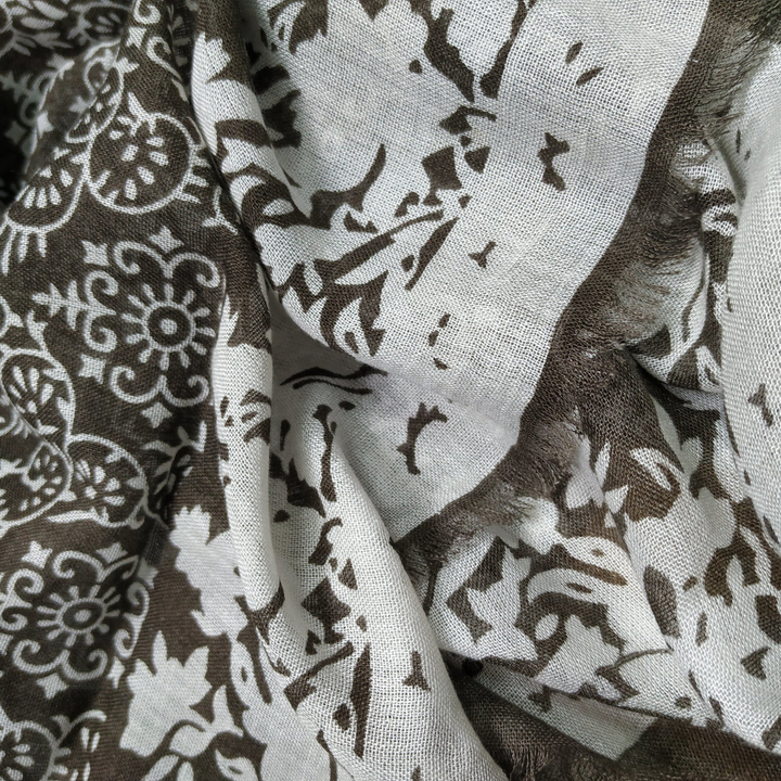 Палантин Вискоза 100% Ковровый светлый узор на коричневом 70x180 см.