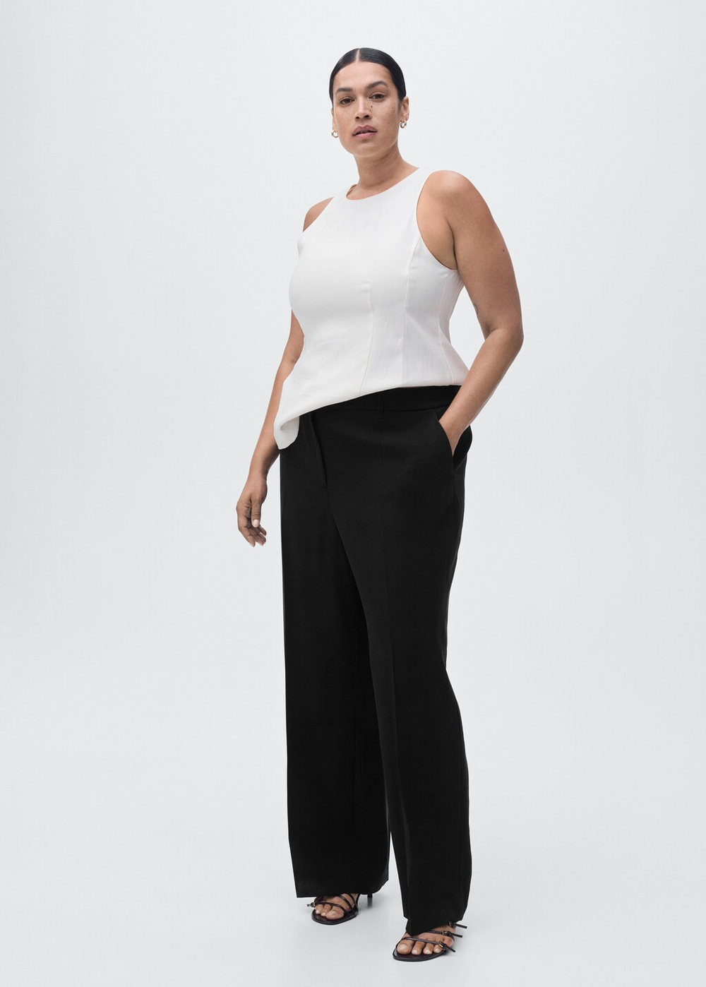 Прямые брюки с посадкой на талии