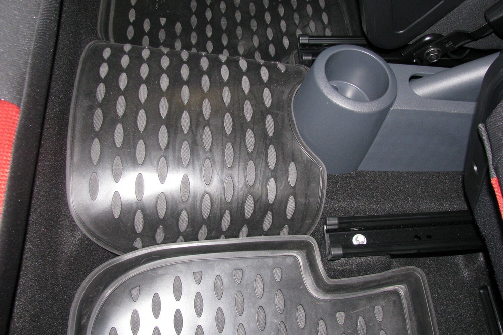 Коврики Standard, в салон MITSUBISHI Colt 5D 10/2009- , 4 шт. (полиуретан, чёрные) Element.NLC.35.22.210