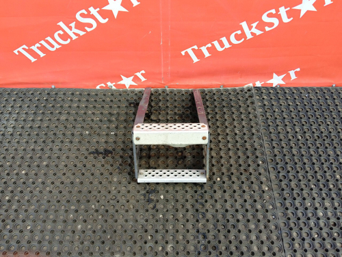 Подножка за кабиной