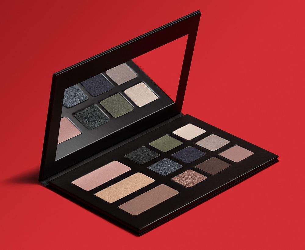 RBG Russian Beauty Guru Универсальная палетка для макияжа "Черная Москва", 27,7 гр