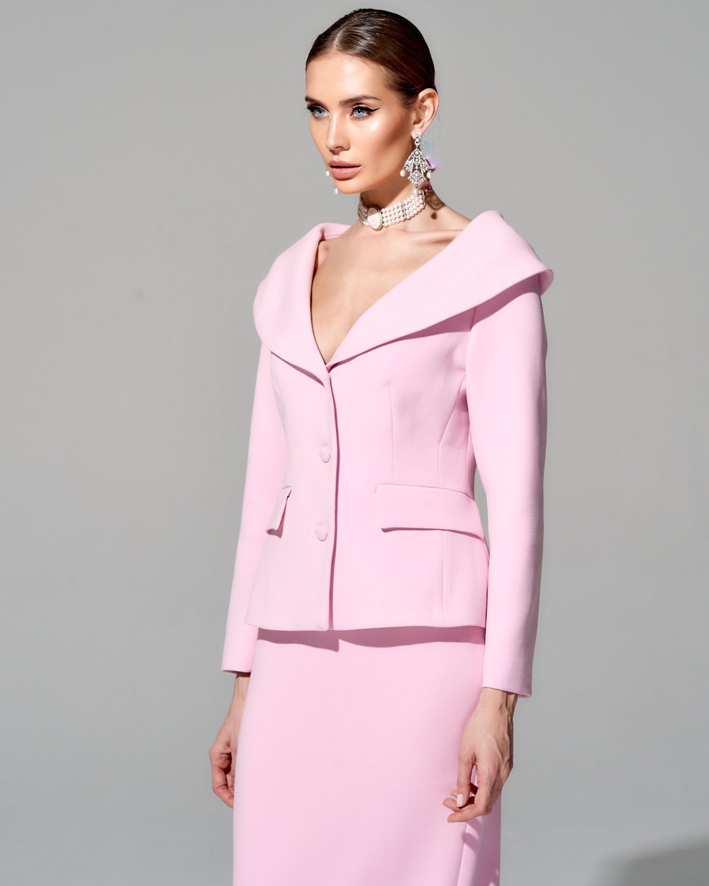 Приталенный жакет из итальянского крепа