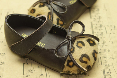 Туфли на липучке с бантом