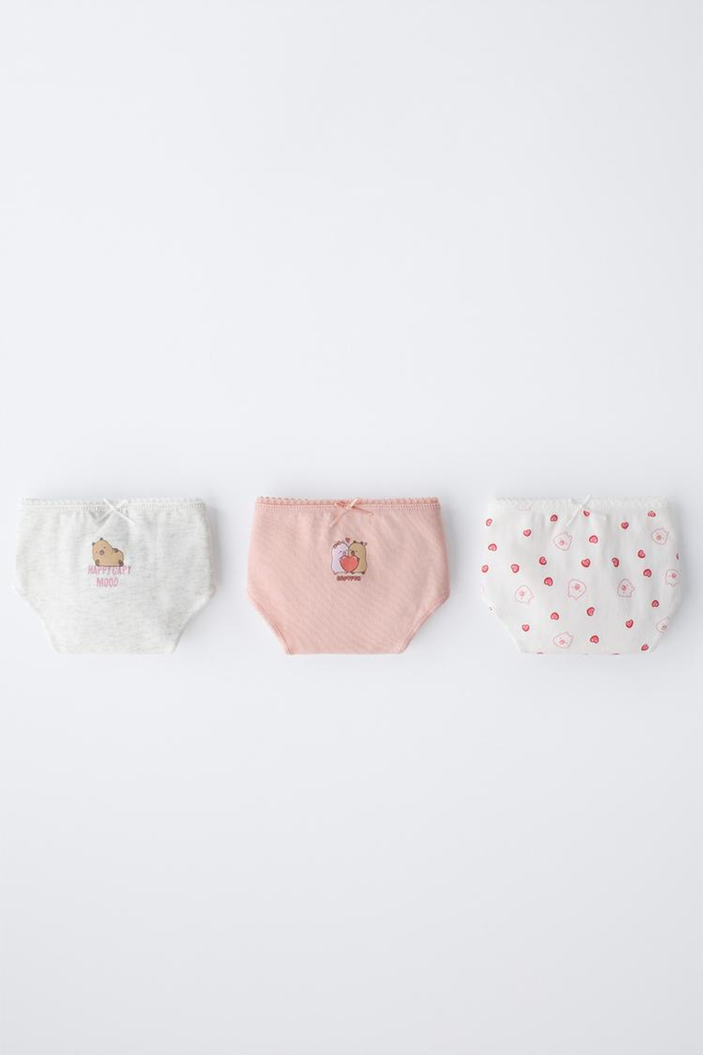 ZARA НАБОР ИЗ ТРЕХ ТРУСОВ «КАПИБАРА КАПИФАН» ©, РОЗОВЫЙ