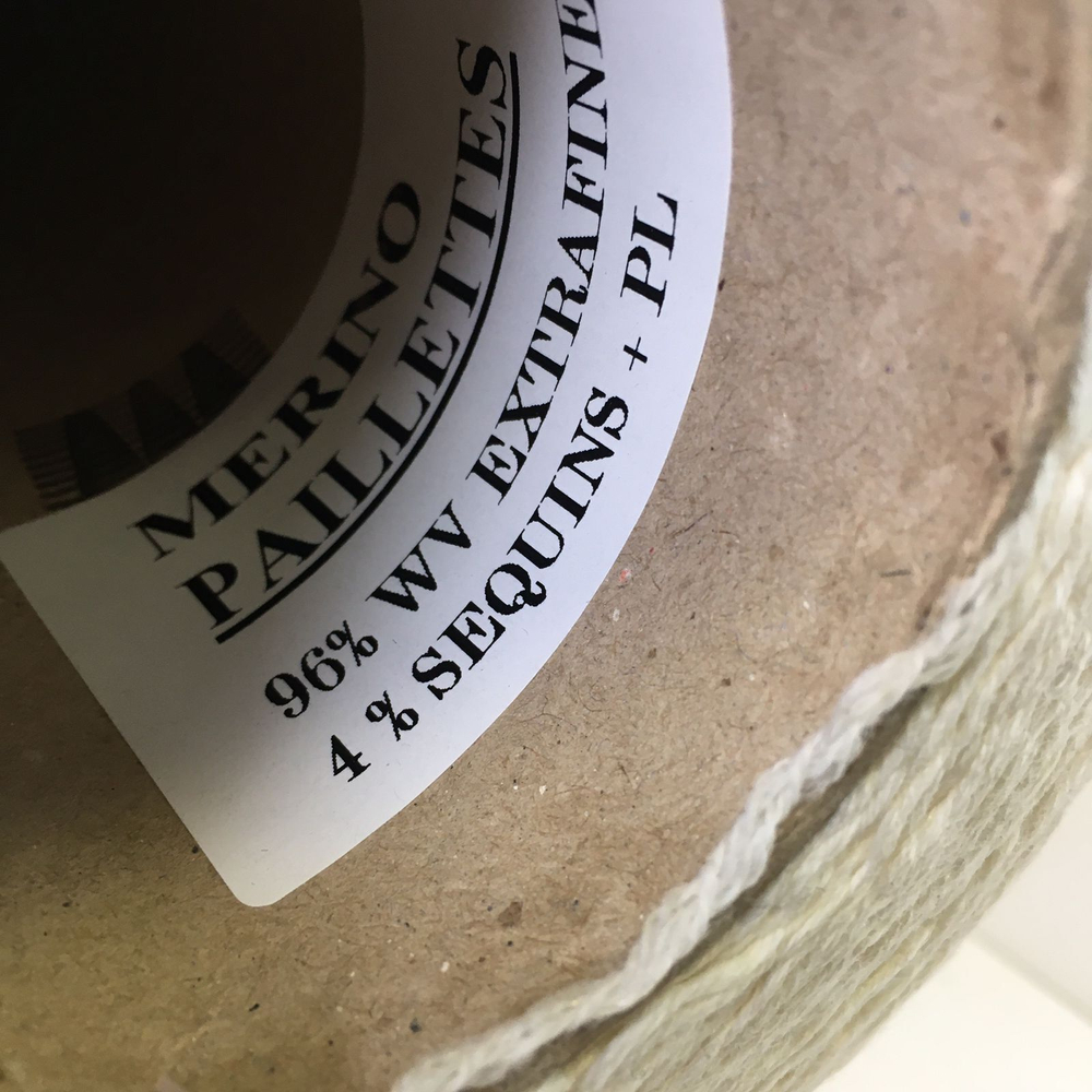 MERINO PAILLETTES;96% меринос Extrafine, 4% пайетки; 400м/100гр; Белый молочный