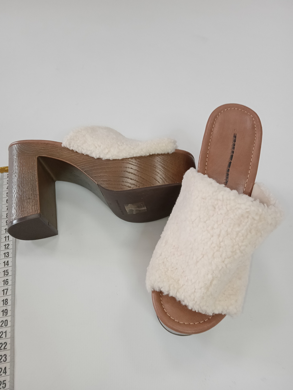 Обувь летняя сабо CHARLES&KEITH Сингапур. Размер - 35/36