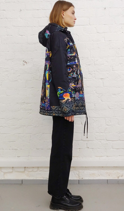 Двусторонняя куртка "Связь времён. Графика на чёрном", по мотивам абстрактной живописи Василия Кандинского и фантастических существ со страниц Псалтыри Латтрелла.