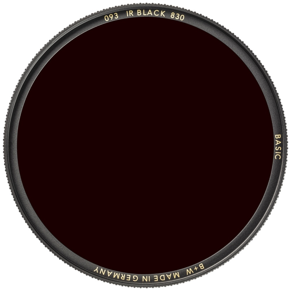 B+W BASIC 093 IR Black Red 830 82mm. Светофильтр инфракрасный для фотосъёмки